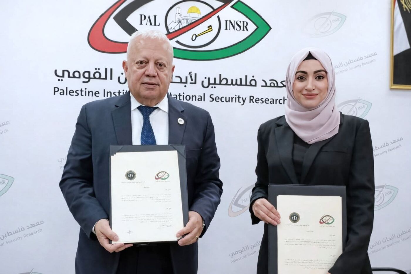 توقيع اتفاقية تعاون بحثي واستراتيجي مع معهد فلسطين لأبحاث الأمن القومي